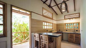 Casa Confort, patio, vista al jardín | Cocina privada