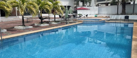 Piscine extérieure