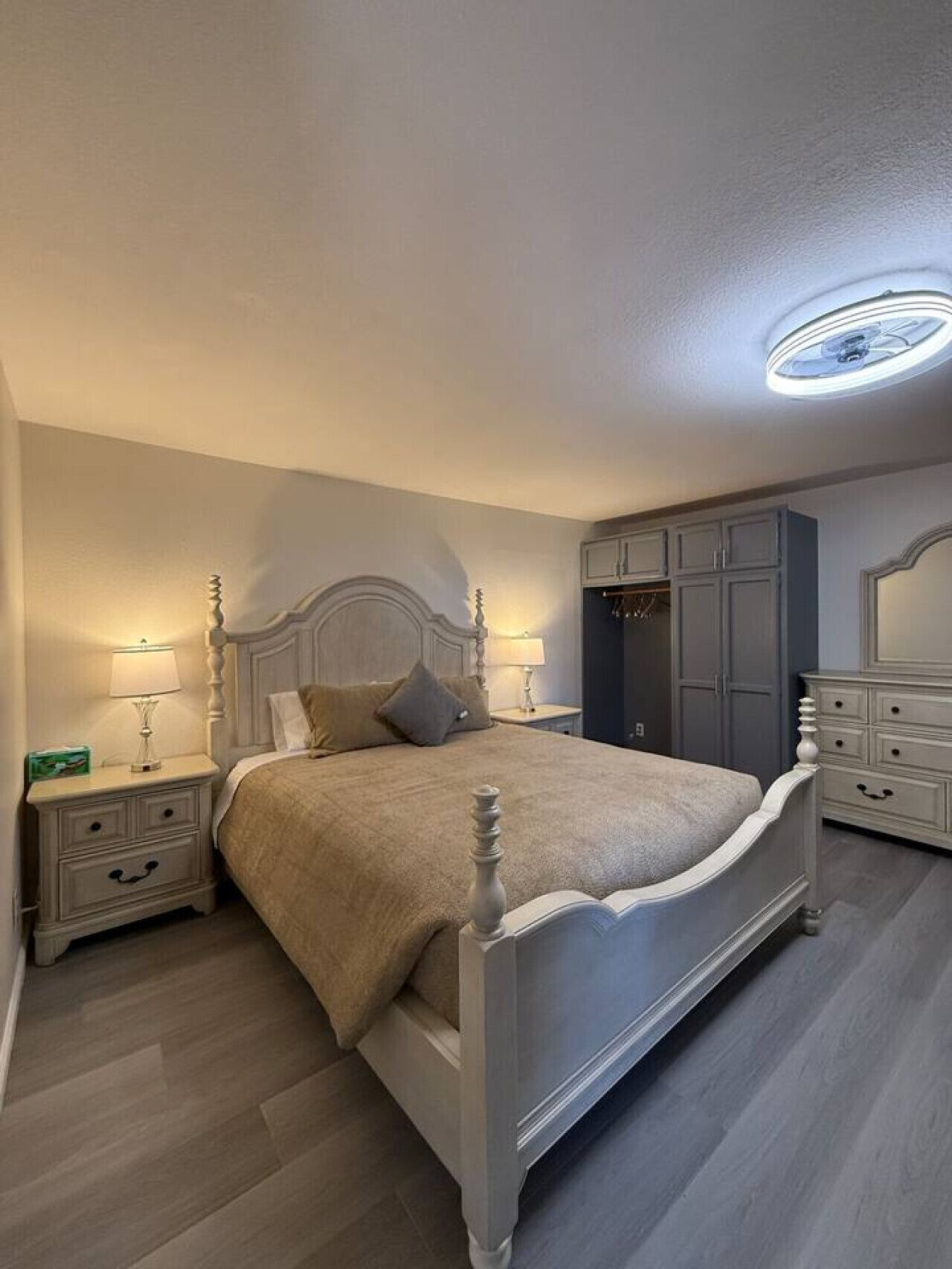 WiFi, bed sheets