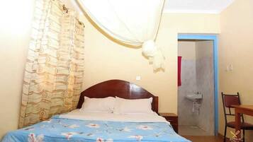 Decoración personalizada, muebles diferentes y wifi gratis