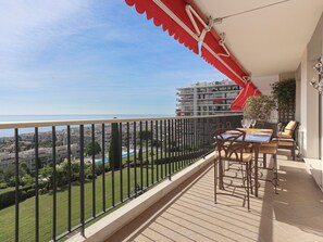 Outdoor dining - Le Sirius by Interhome (Nice)