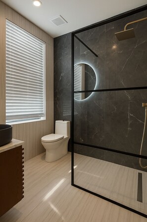 Dusche, Haartrockner, Handtücher, Seife
