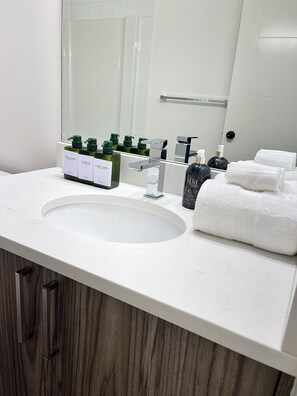 Handtücher, Seife, Toilettenpapier
