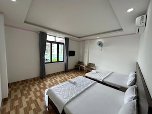 Basic Quadruple Room | Free WiFi