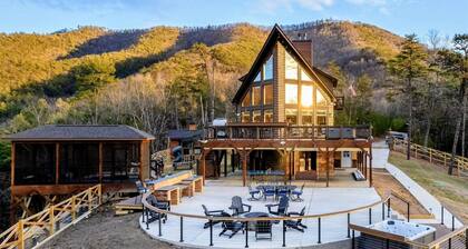 Luxury A Frame 5BR Hot Tub & Mountain Views