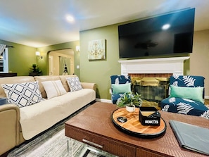 TV, fireplace