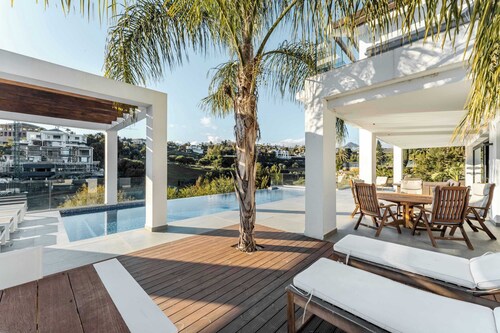 Villa El Paraiso | Cinema Gym Pool Parking