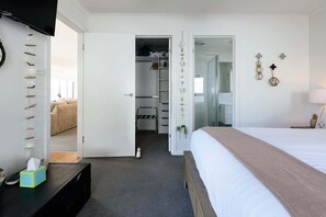 3 bedrooms, iron/ironing board, WiFi