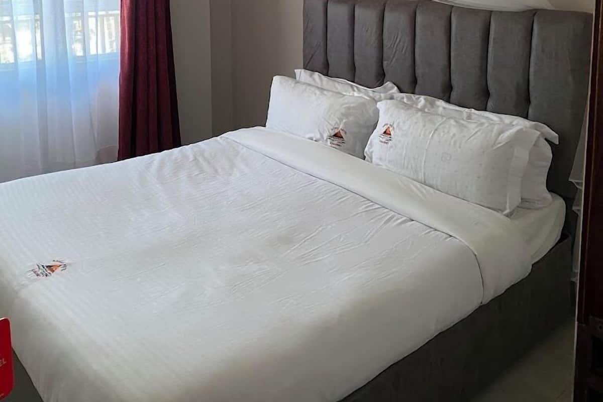 Deluxe Double Room, City View | Free WiFi, bed sheets