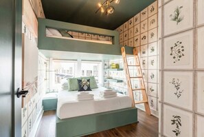 4 bedrooms, desk, iron/ironing board, WiFi - CMA Fest rooftop fire pit, garage, chef’s kitchen near Broadway (Nashville)