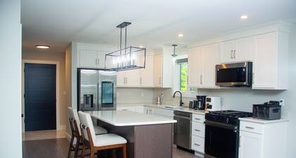 Welcome to your cozy Raymond retreat — a warm, family-friendly house.