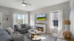 Smart TV, fireplace - Harbor Village Neighborhood at Heritage Harbor (Ottawa)
