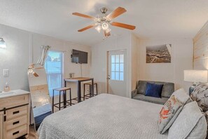 2 bedrooms, bed sheets