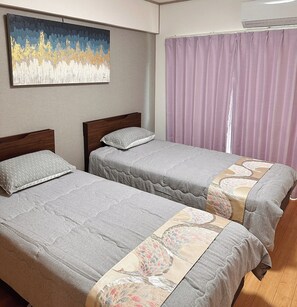 2 bedrooms, iron/ironing board, free WiFi
