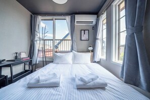 4 chambres, bureau, fer et planche Ă repasser, accĂšs au Wi-Fi (inclus)