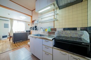 Fridge, microwave, stovetop, cookware/dishes/utensils