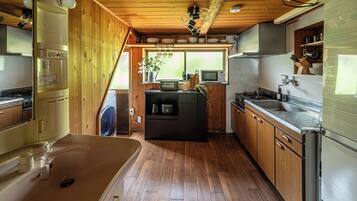 Fridge, microwave, stovetop, cookware/dishes/utensils