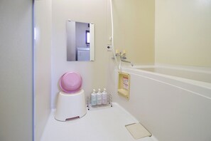 Séchoir à cheveux, serviettes fournies