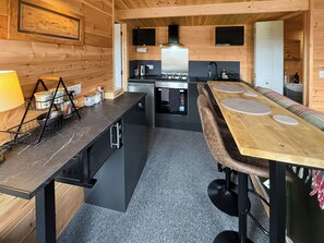 Unclassified image, 4 of 10, button - The Homestead Compact (Finglesham, Deal)