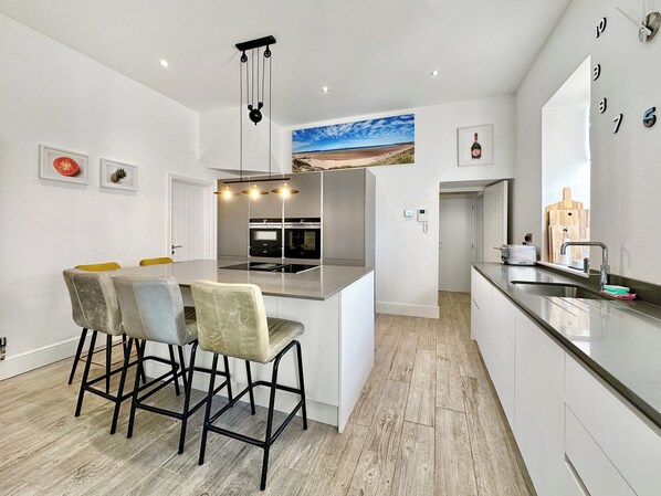 Dishwasher, highchair