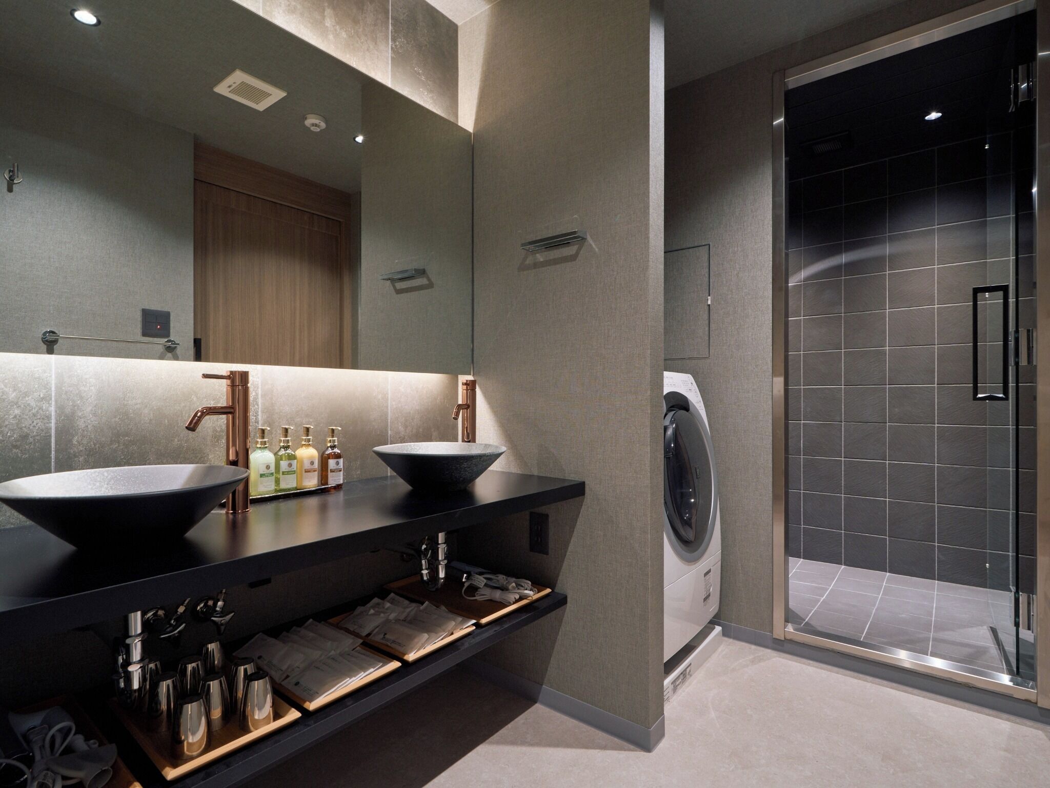 ヘアドライヤー、タオル