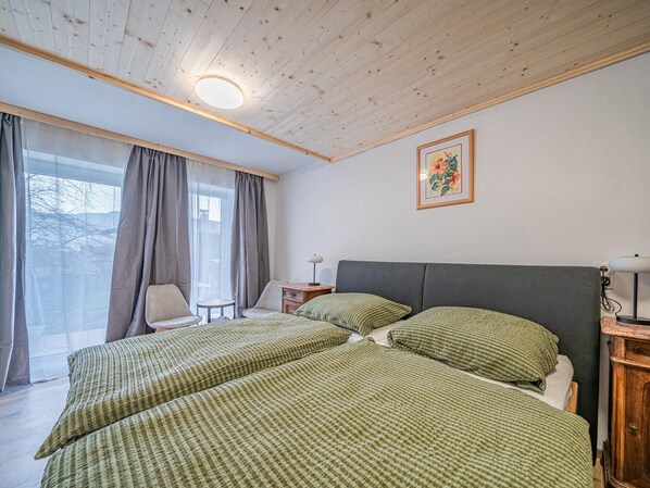 3 bedrooms, Internet