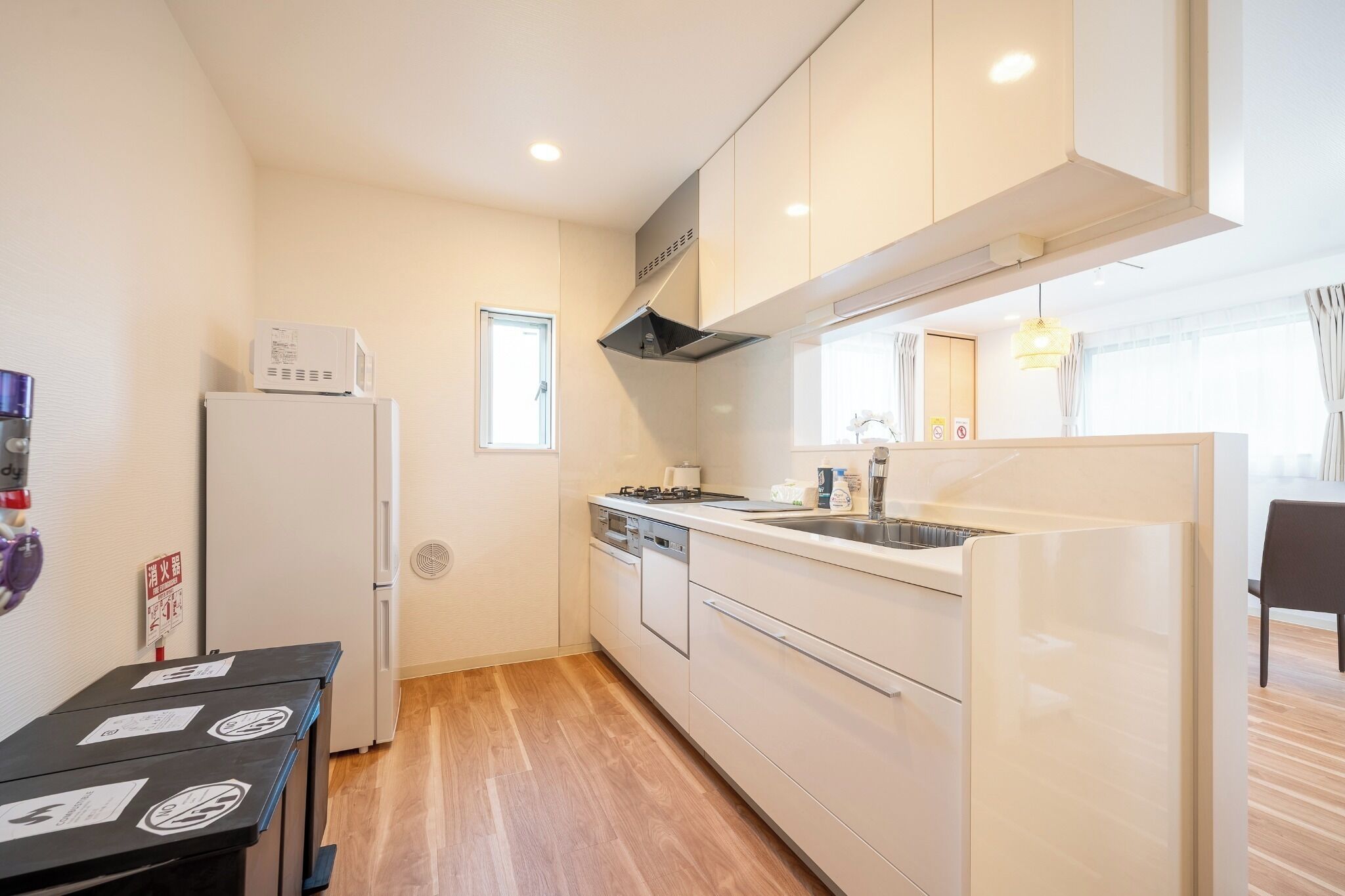 冰箱、微波炉、炉灶、厨具/餐具