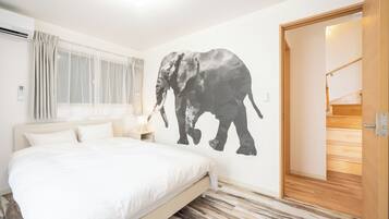 4 bedrooms, iron/ironing board, free WiFi, bed sheets