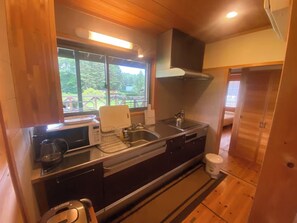 Fridge, microwave, stovetop, cookware/dishes/utensils - Entire building available Enjoy the starry sky a / Kiso-gun Nagano (Kiso-gun)