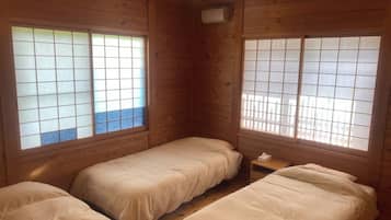1 bedroom, desk, free WiFi, bed sheets