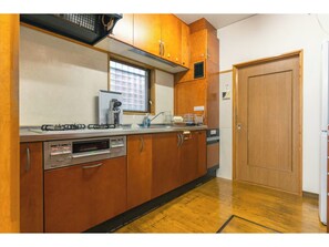 Fridge, microwave, stovetop, cookware/dishes/utensils