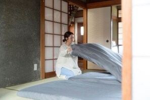 3 bedrooms, desk, free WiFi, bed sheets