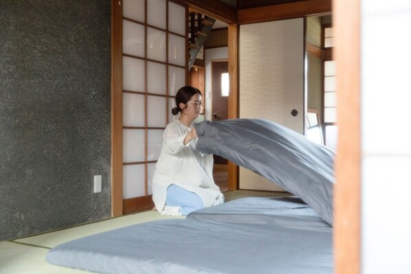 3 chambres, bureau, Wi-Fi gratuit, draps fournis