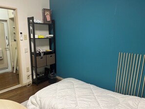 1 bedroom, desk, free WiFi, bed sheets