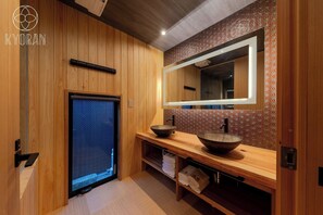 Hair dryer, towels - 6 minutes from Fushimi Inari Taisha Shrine 3LDK  / Kyoto Kyōto (Kyoto)