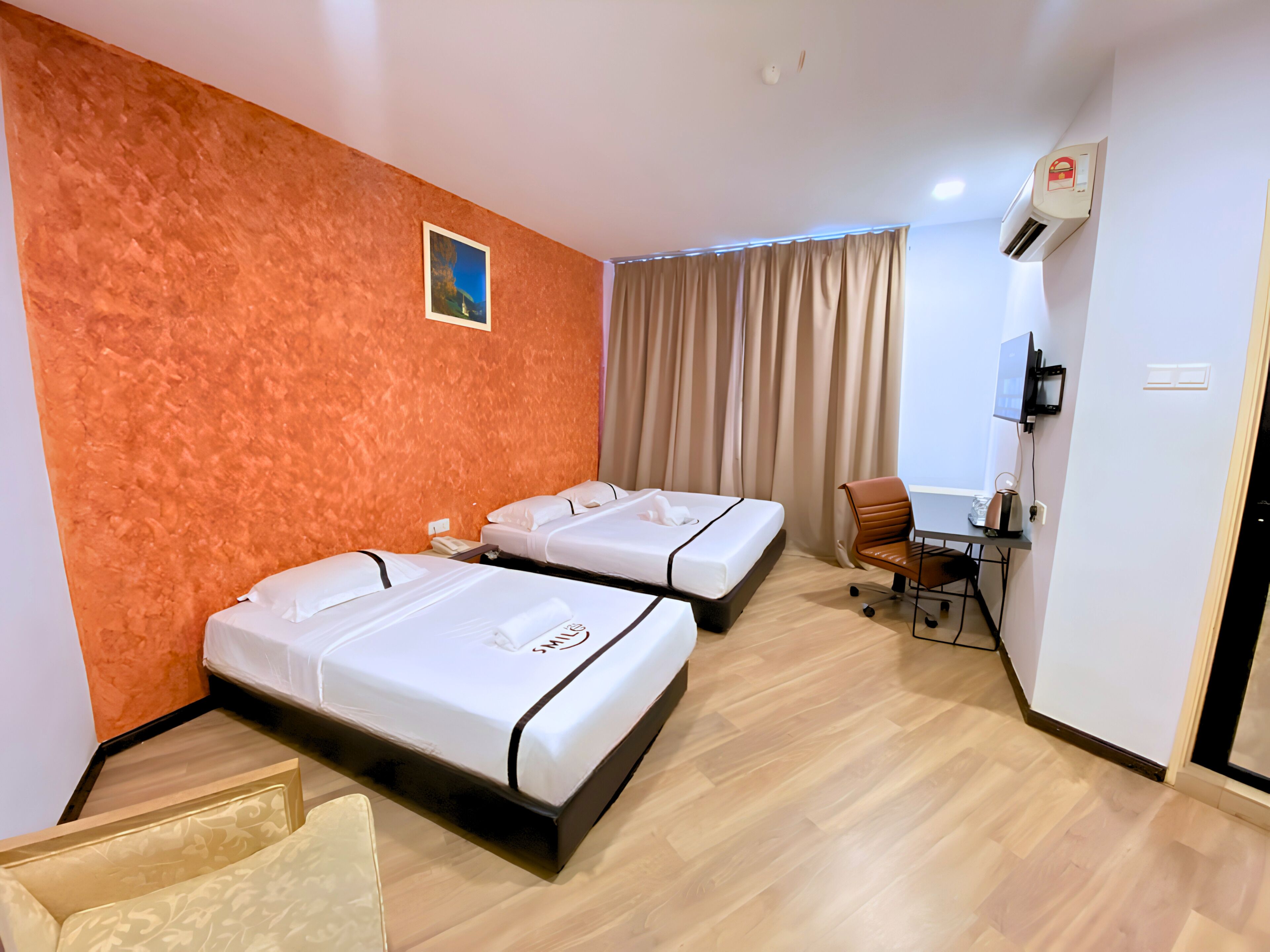 Triple Room | Hypo-allergenic bedding, desk, iron/ironing board (on request)