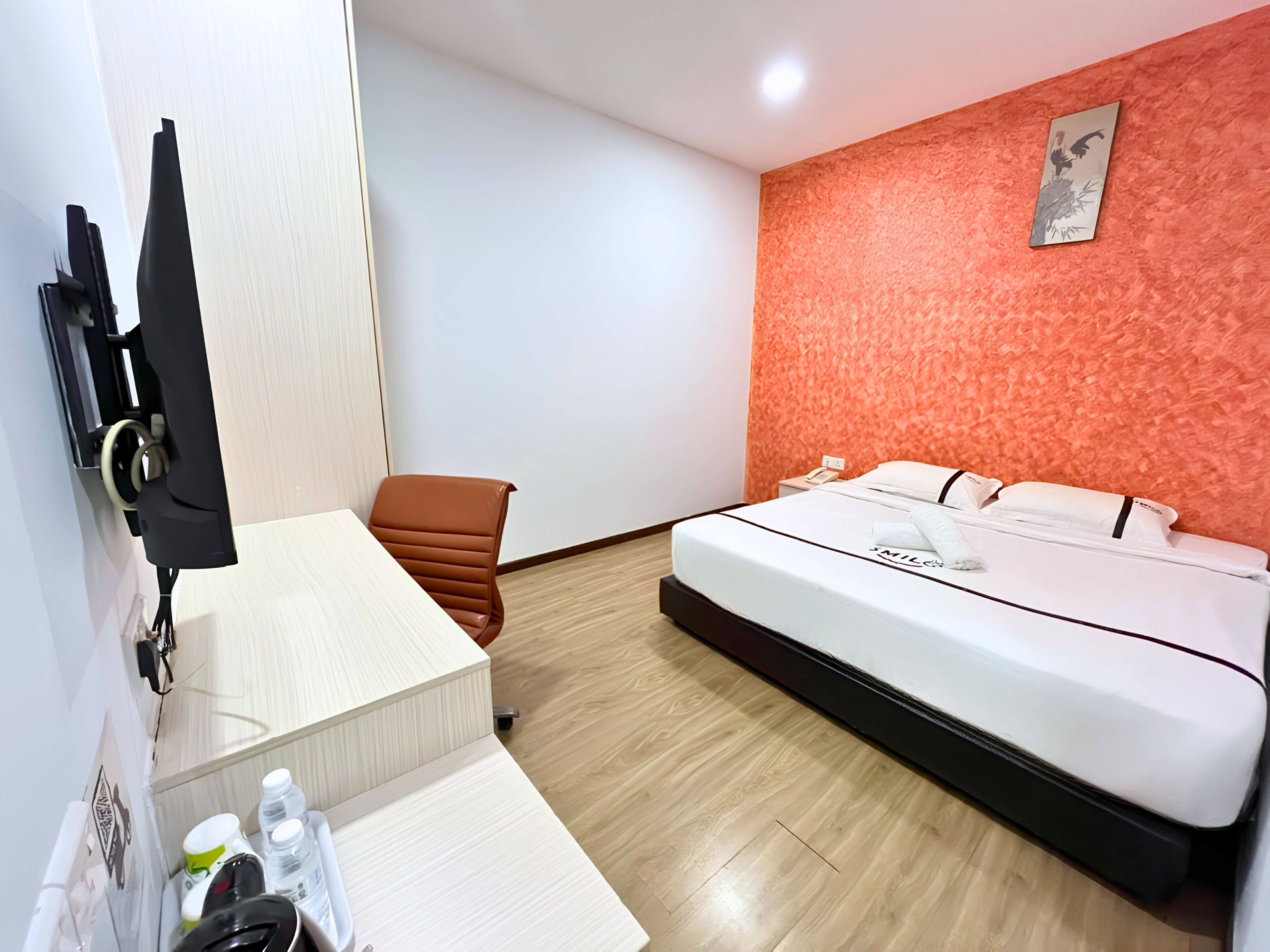 Double Room | Hypo-allergenic bedding, desk, iron/ironing board (on request)