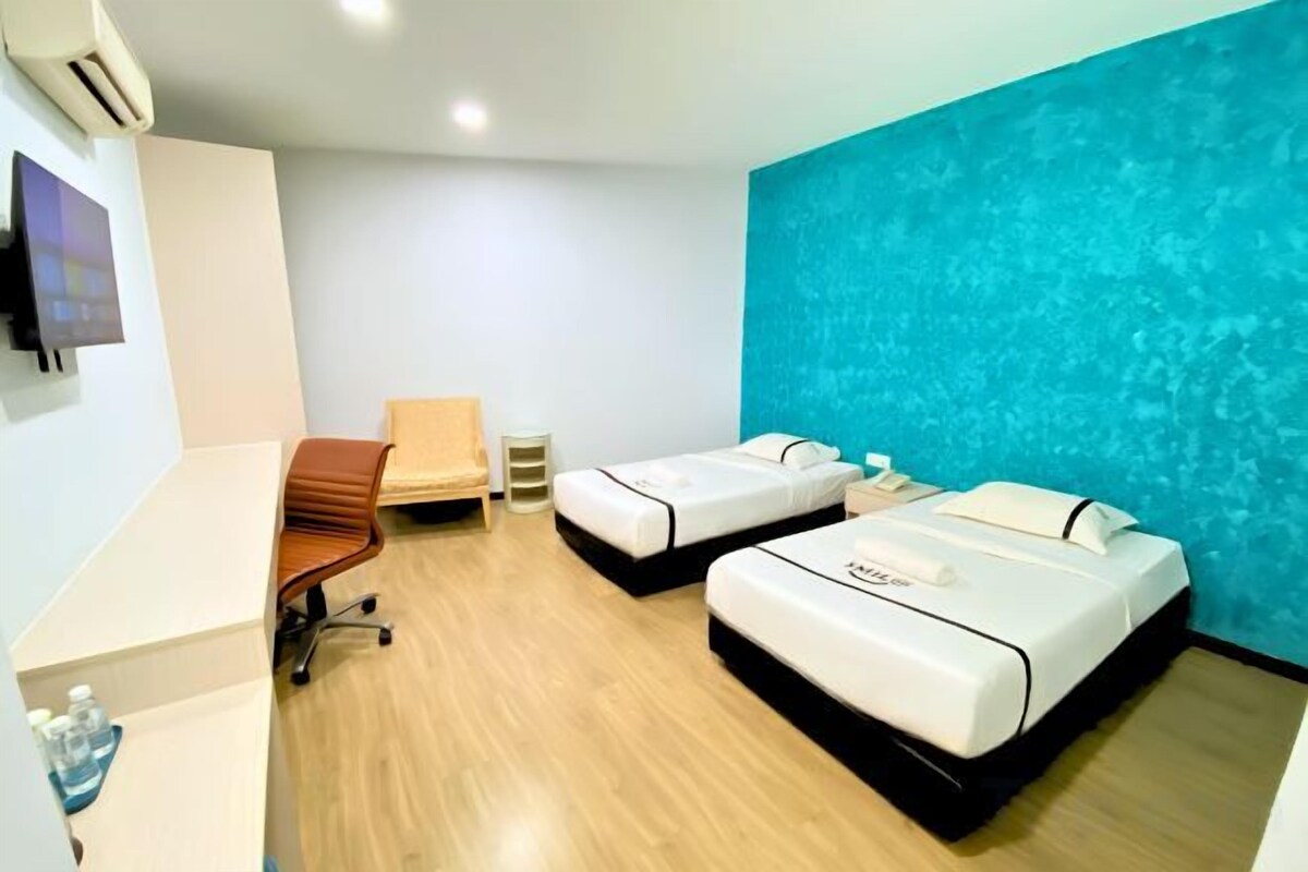 Hypo-allergenic bedding, desk, iron/ironing board (on request)