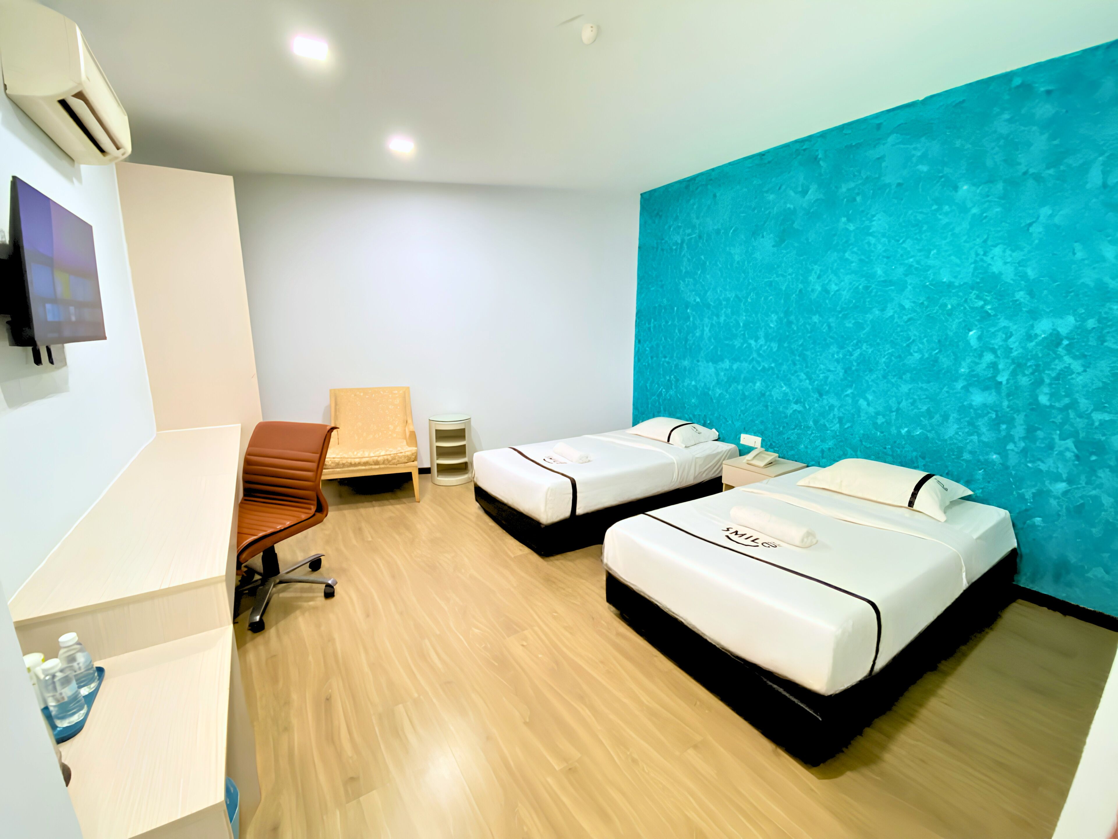 Twin Room | Hypo-allergenic bedding, desk, iron/ironing board (on request)