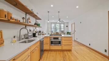Fridge, microwave, dishwasher, coffee/tea maker