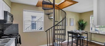 Spacious 5-Bedroom Retreat in Central Columbus  Perfect for Groups!