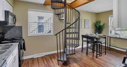 Spacious 5-Bedroom Retreat in Central Columbus Perfect for Groups!