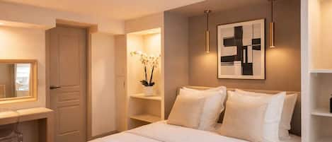 1 bedroom, iron/ironing board, travel crib, WiFi