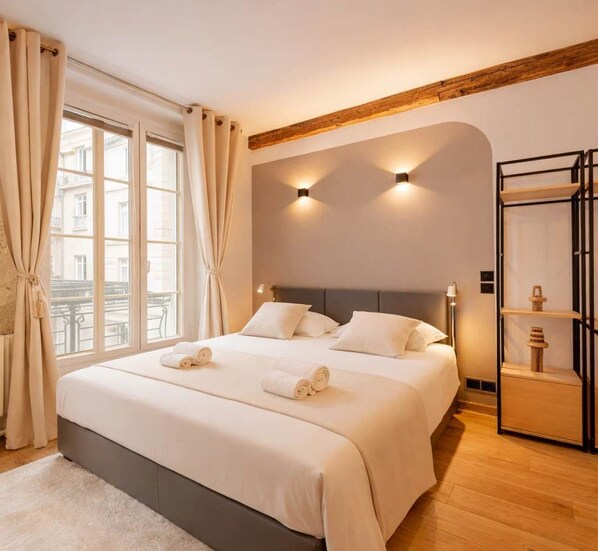 Iron/ironing board, travel cot, WiFi, bed sheets