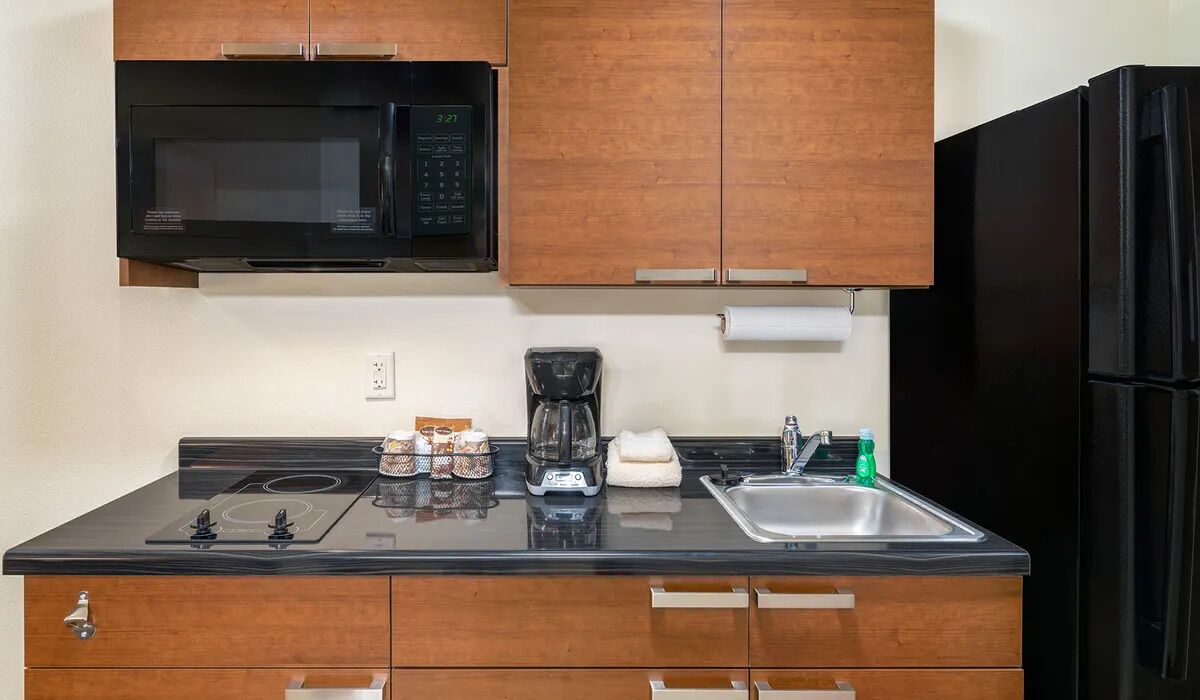 Pet-loving Room Close To Trails At Lake Hastings  Affordable & Convenient - Hastings, NE