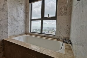Unclassified image, 2 of 9, button - Mykey Silverscape B-39-06 Melaka City (Melaka)