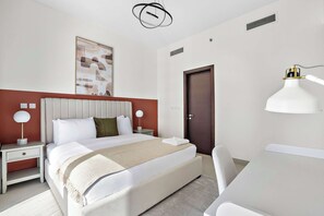 2 bedrooms, desk, iron/ironing board, WiFi