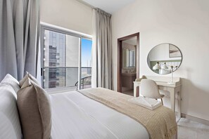 2 bedrooms, desk, iron/ironing board, WiFi