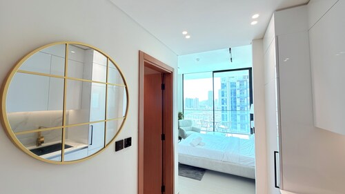 Premium Studio In Jvc Bazr