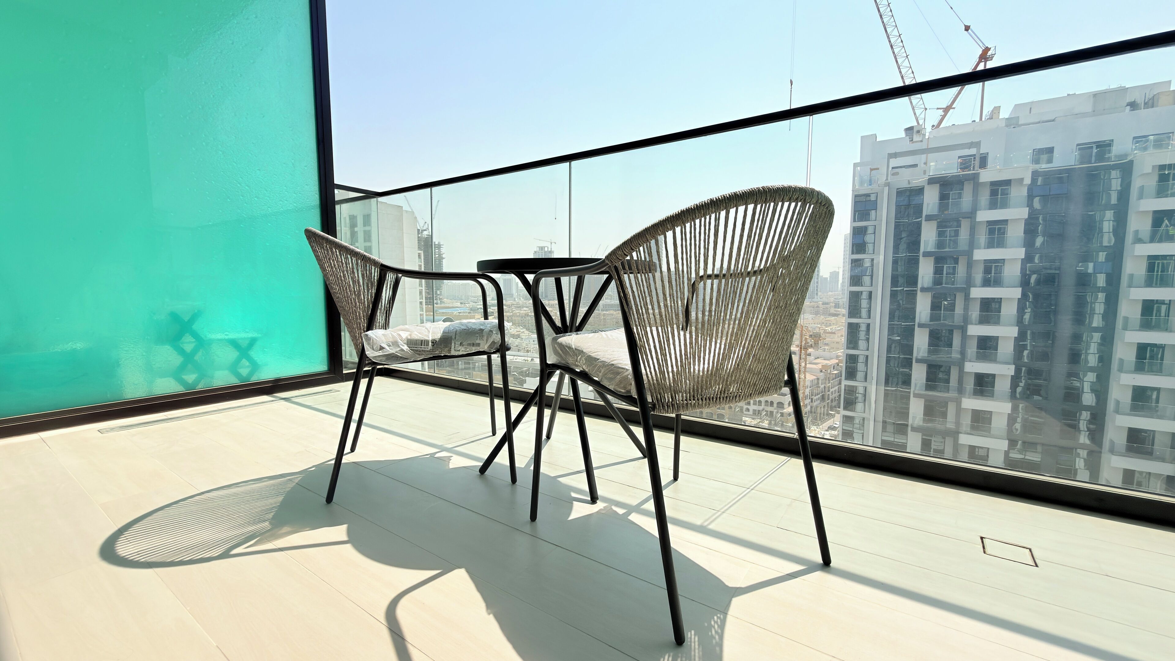 Bureau, espace de travail pour ordinateur portable, Wi-Fi gratuit